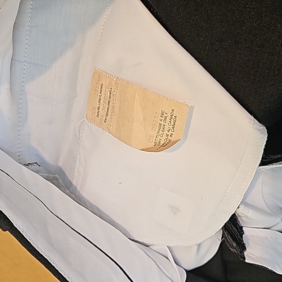 Beautiful man's 2 pce suit. - Picture 11 of 13